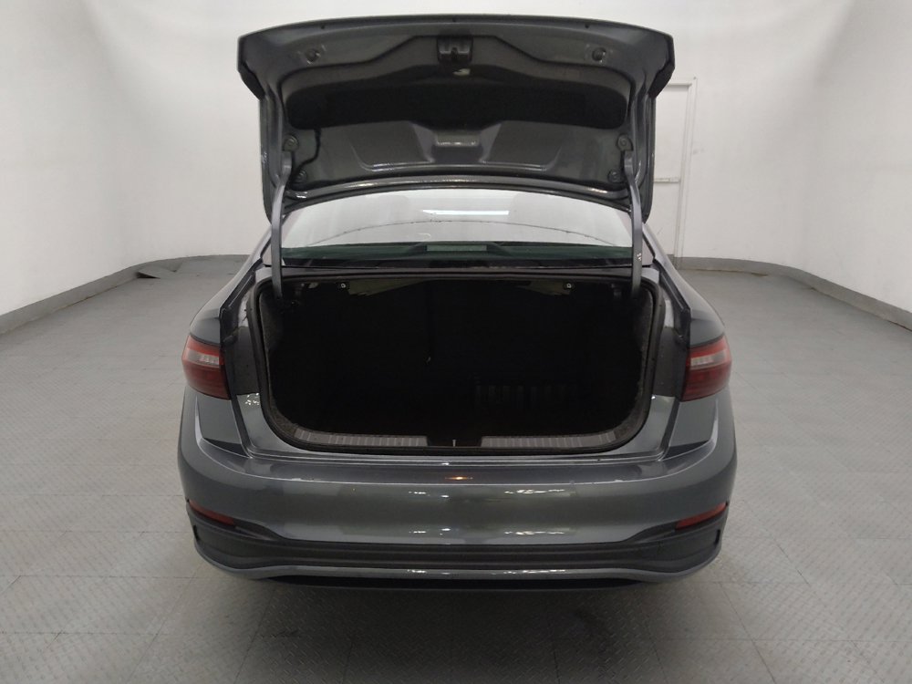 Used 2024 Volkswagen Jetta SE FWD image 29