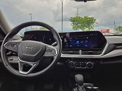 Used 2024 Chevrolet Trax ACTIV w/ Driver Confidence Package FWD image 37
