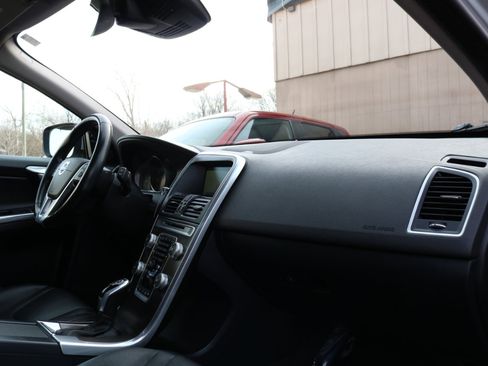 Used 2015 Volvo XC60 T5 Platinum image 49