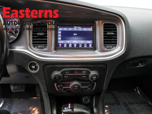 Used 2022 Dodge Charger SXT image 12
