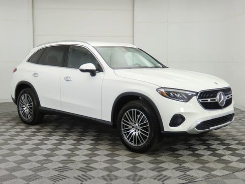 Certified 2026 Mercedes-Benz GLC 300 image 3