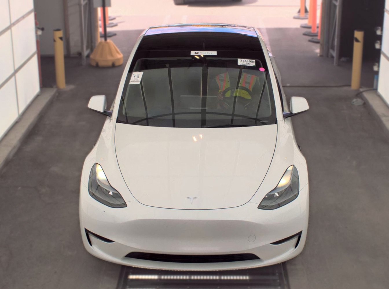 Used 2023 Tesla Model Y Long Range AWD/4WD image 2