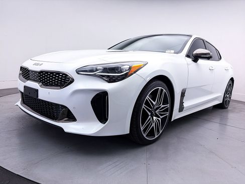 Used 2022 Kia Stinger GT2 AWD/4WD image 13