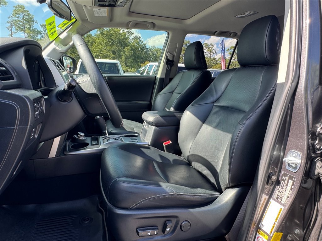 Used 2019 Toyota 4Runner Limited AWD/4WD image 18