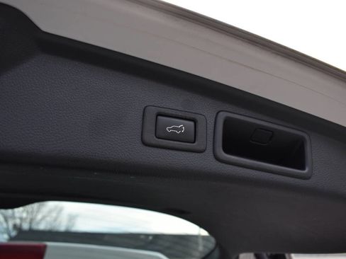 Used 2018 Subaru Forester 2.5i Limited image 11