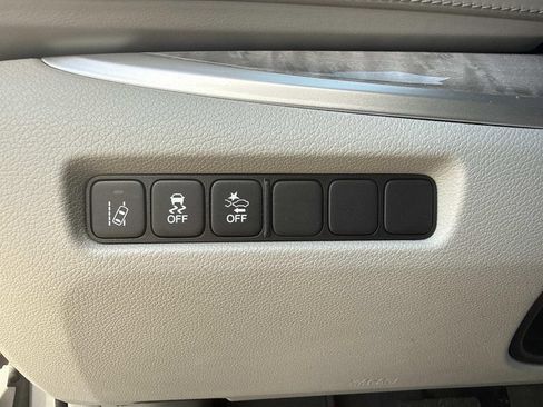 Used 2018 Acura RLX w/ Technology Package FWD image 31