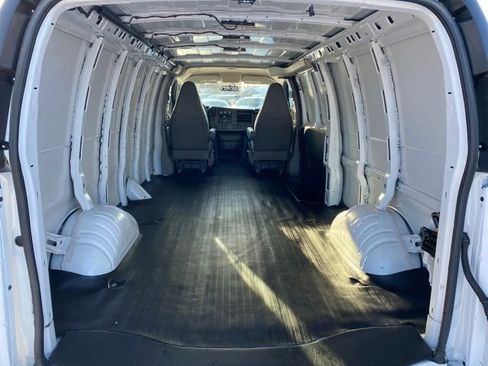 Used 2024 GMC Savana 2500 Extended w/ Driver Convenience Package image 15