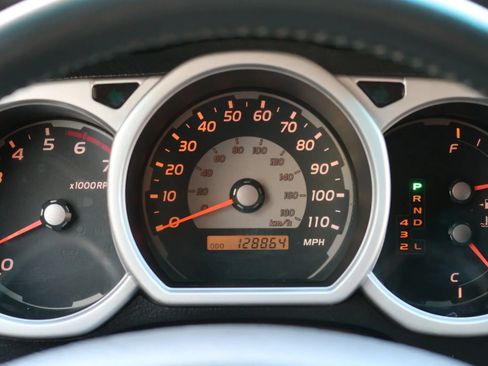 Used 2005 Toyota 4Runner Sport AWD/4WD image 34