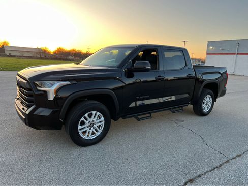 Used 2025 Toyota Tundra SR5 w/ SR5 Convenience Package image 6