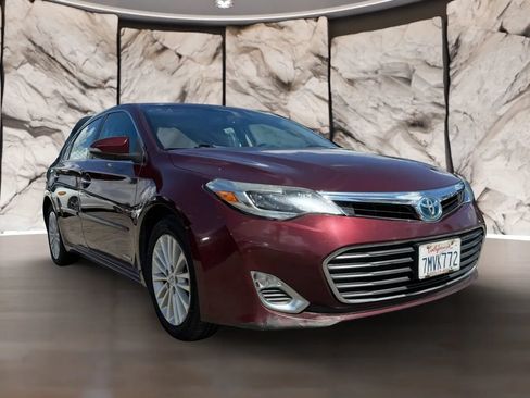 Used 2015 Toyota Avalon XLE Premium FWD image 2