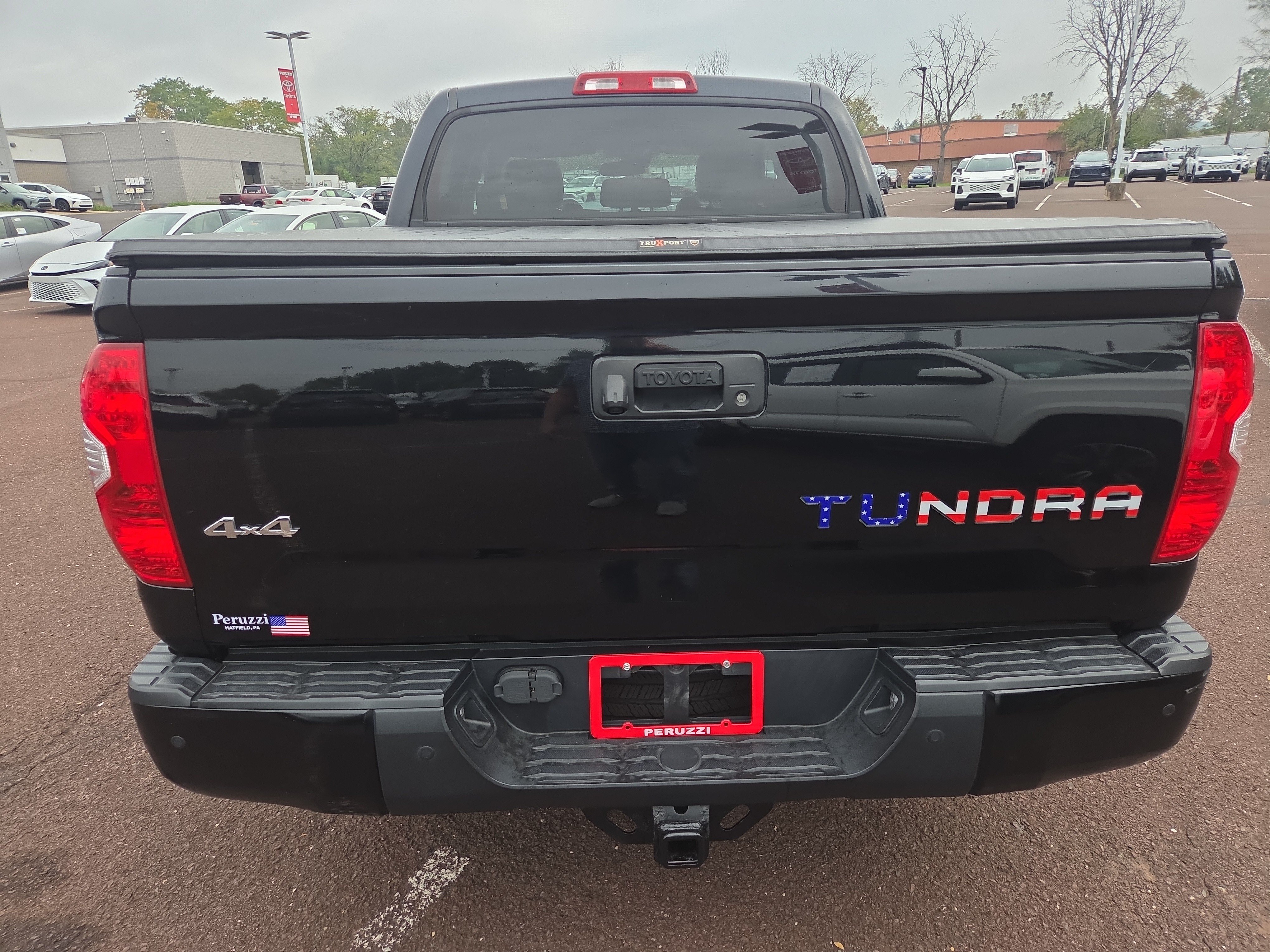 Used 2018 Toyota Tundra Limited w/ Limited Premium Package AWD/4WD image 3