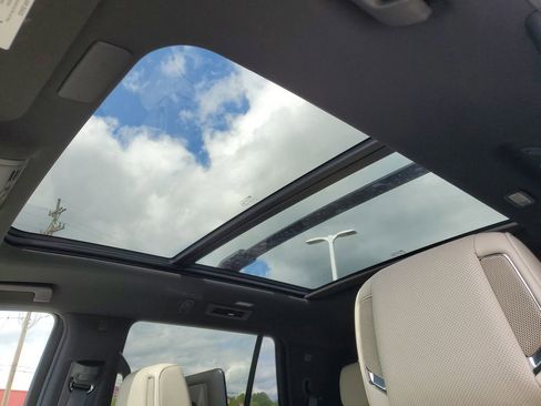 Used 2021 Cadillac Escalade Sport w/ Driver Assist Tech Package image 7