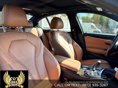 Used 2018 BMW 530i xDrive AWD/4WD image 16