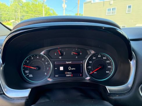 Used 2023 Chevrolet Traverse LT w/ LT Premium Package AWD/4WD image 17