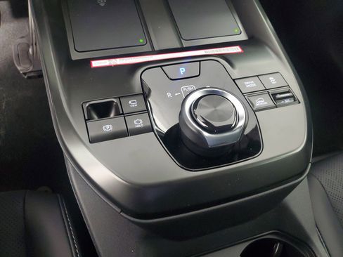 New 2026 Subaru Solterra Limited image 17