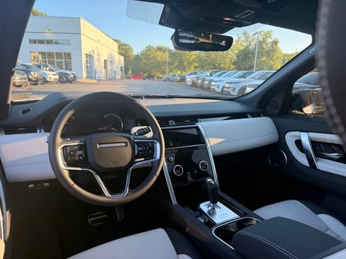 Certified 2023 Land Rover Discovery Sport SE R-Dynamic AWD/4WD image 7