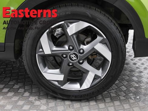 Used 2023 Hyundai Venue SEL w/ Cargo Package image 34