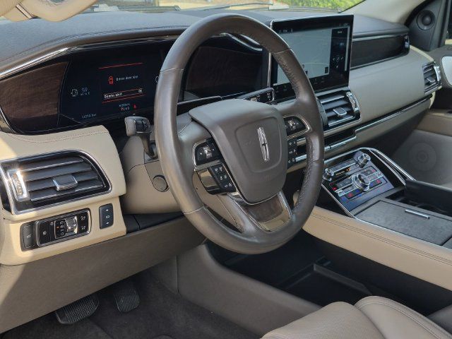 Used 2024 Lincoln Navigator Reserve AWD/4WD image 14