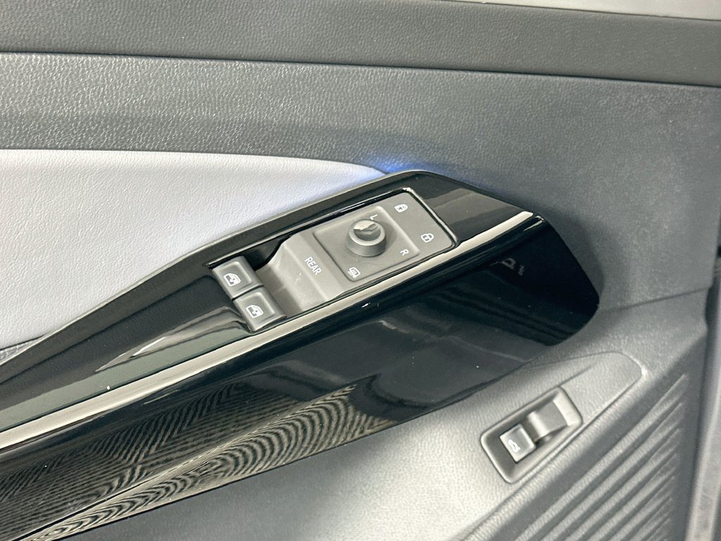 Used 2023 Volkswagen ID.4 Pro S RWD image 18