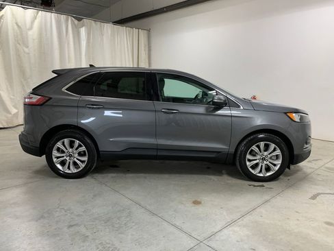 Used 2024 Ford Edge Titanium image 11