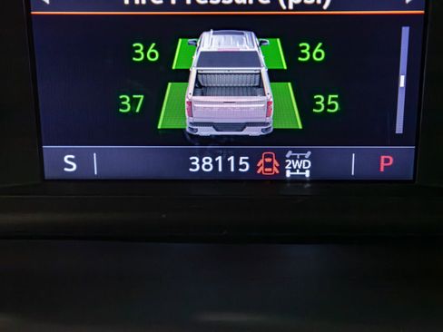 Used 2022 Chevrolet Silverado 1500 RST AWD/4WD image 17