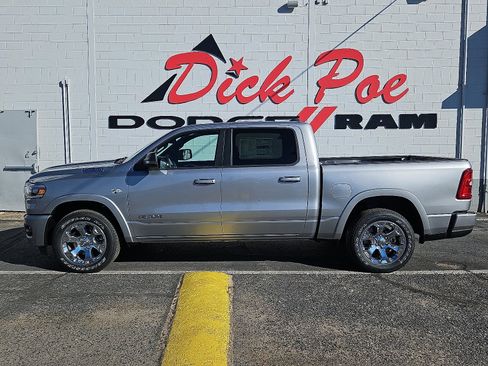 New 2026 RAM 1500 4x4 Crew Cab image 2