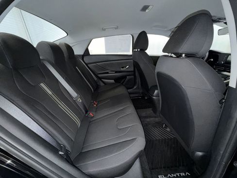 Used 2023 Hyundai Elantra SEL image 10