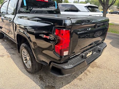 Used 2023 Chevrolet Colorado LT AWD/4WD image 5