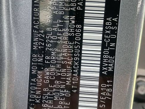 Used 2025 Toyota Camry SE w/ Multimedia Upgrade Package FWD image 18