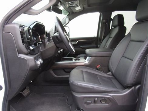 Used 2025 GMC Sierra 2500 SLT w/ SLT Premium Package AWD/4WD image 16