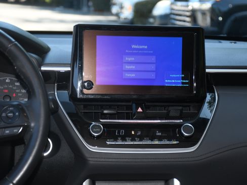 Used 2025 Toyota Corolla LE FWD image 15