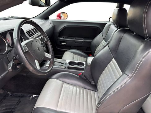 Used 2009 Dodge Challenger R/T image 9