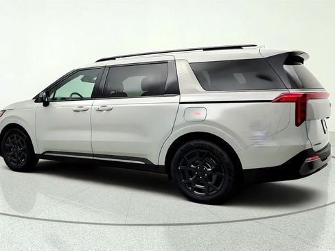 Used 2026 Kia Carnival SX w/ SX Dark Edition Package FWD image 7