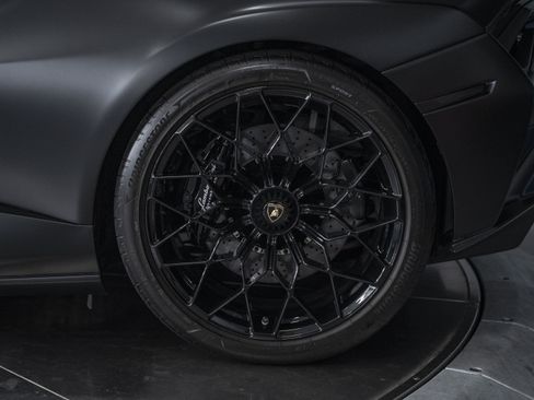 Used 2024 Lamborghini Huracan STO RWD image 25