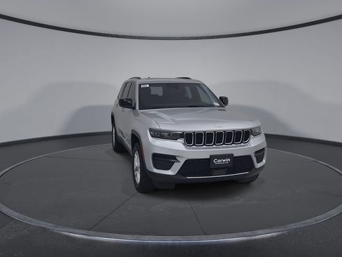 New 2026 Jeep Grand Cherokee Laredo X AWD/4WD image 4
