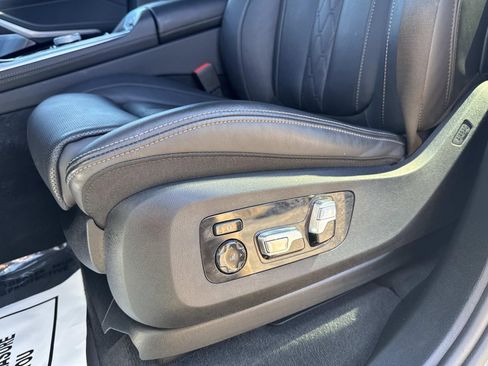 Certified 2025 BMW X7 M60i image 21