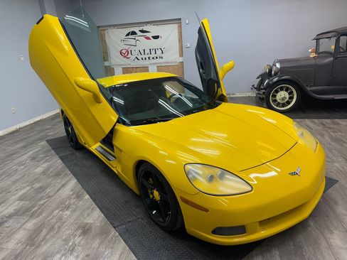 Used 2007 Chevrolet Corvette Coupe w/ Preferred Equipment Group RWD image 20