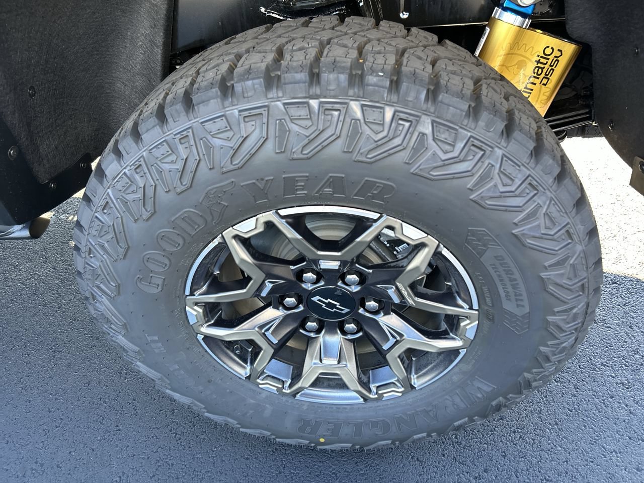 New 2026 Chevrolet Colorado ZR2 w/ Technology Package AWD/4WD image 10