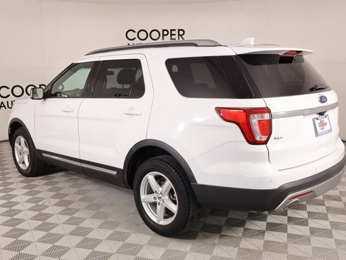 Used 2017 Ford Explorer XLT image 22