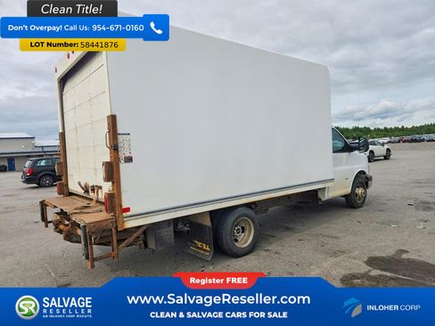 Used 2019 GMC Savana 4500 w/ Driver Convenience Package RWD image 4