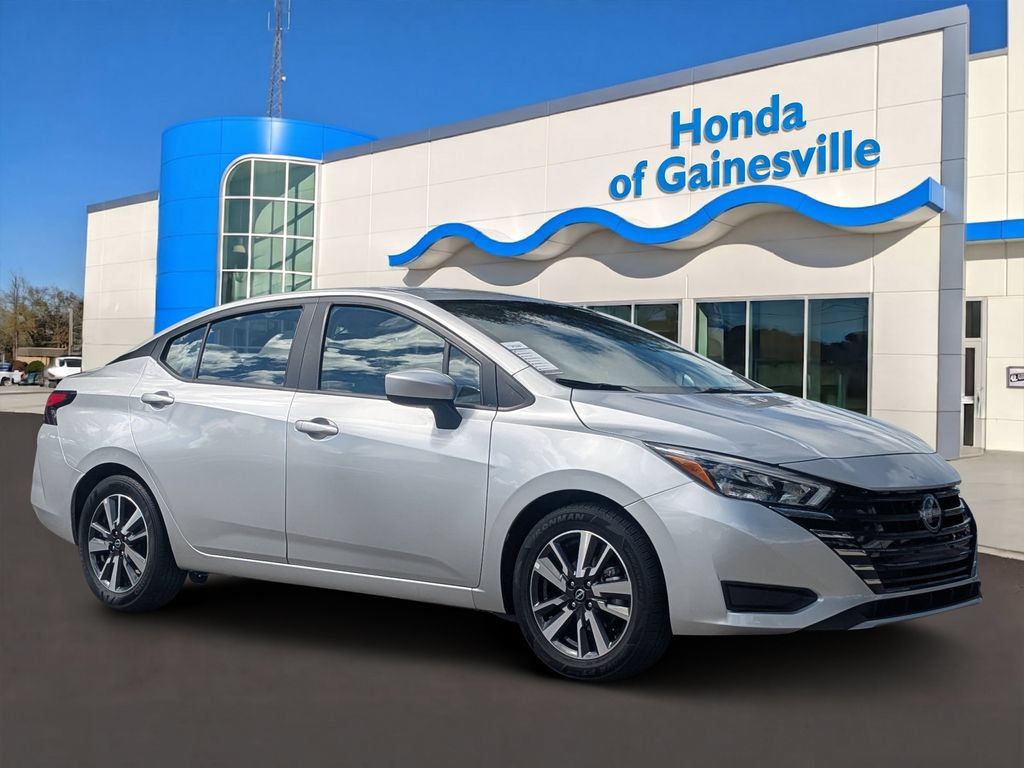 Used 2025 Nissan Versa SV FWD image 1