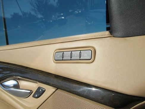 Used 2020 Cadillac Escalade Platinum image 28