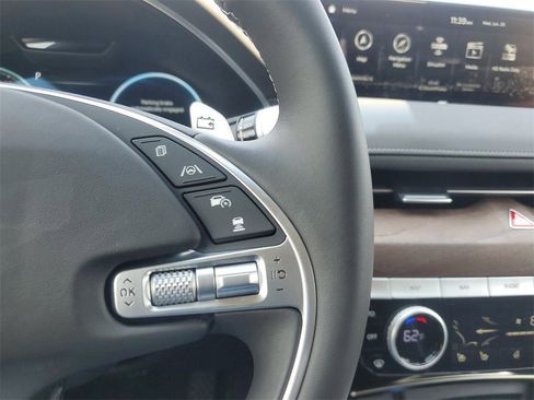 New 2023 Genesis G80 Base image 14