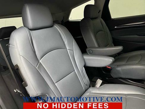 Used 2021 Buick Enclave Essence image 21