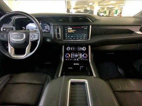Used 2023 GMC Yukon XL Denali w/ Advanced Technology Package image 15