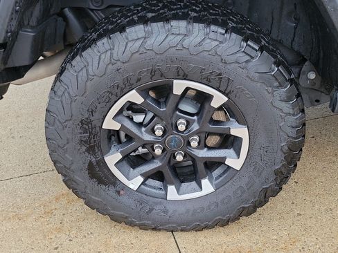 Used 2025 Jeep Wrangler Unlimited Rubicon 4xe w/ Convenience Group AWD/4WD image 5