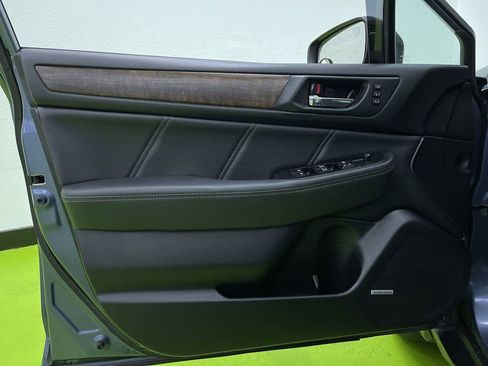 Used 2018 Subaru Outback 2.5i Limited image 16