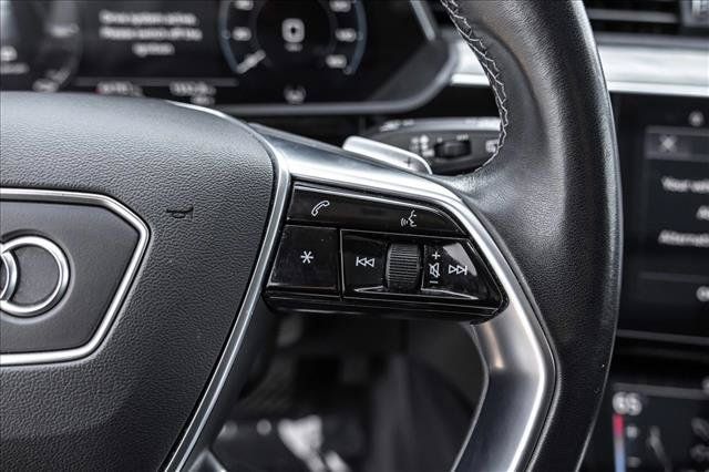 Used 2024 Audi Q8 e-tron Premium Plus AWD/4WD image 15