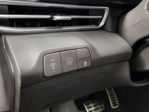 Certified 2025 Hyundai Elantra SEL FWD image 23