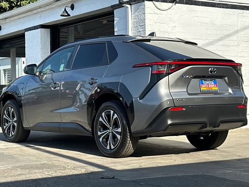 Used 2025 Toyota bZ4X FWD image 6